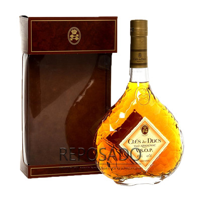 Armagnac Cles des Ducs VSOP 1L (Кле де Дюк ВСОП коробка 1л)