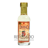 Divino Mezcal Reposado 0,5L (Дівіно Мескаль Репосадо з гусеницею 0,5л)