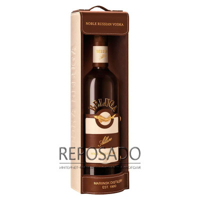 Beluga Allure in leather box 0,7L (Білуга Алюр у шкіряному футлярі 0,7л)